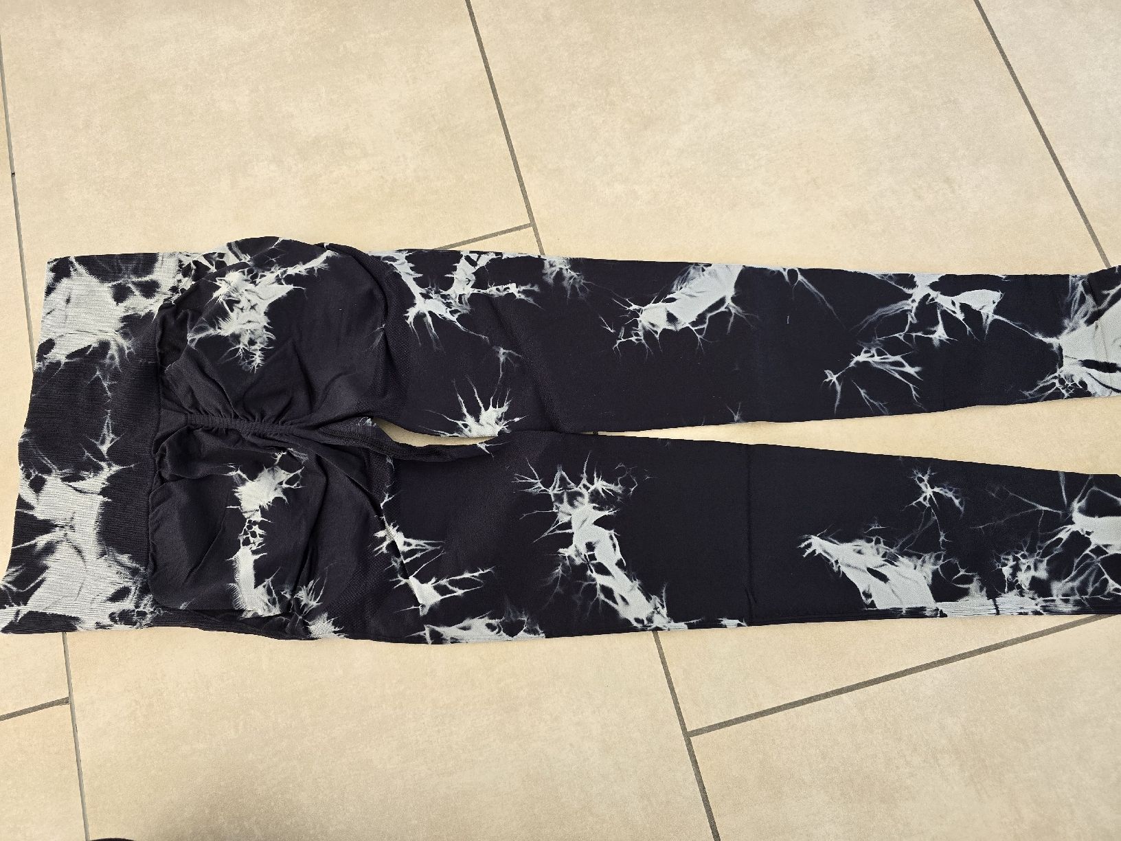 Leggings: Batik Sport Leggings - Grösse S – Nuovo e nell'imballaggio originale da Rickenbach b. Wil venduto da VeryLovelyThings 2