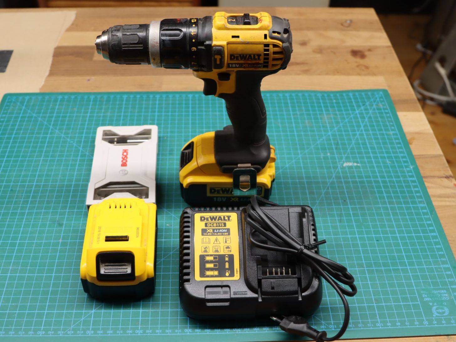 Dewalt Tutti gli attrezzi: DeWalt DCD785 Akkuschrauber Set – Usato da Emmetten venduto da Super008 8
