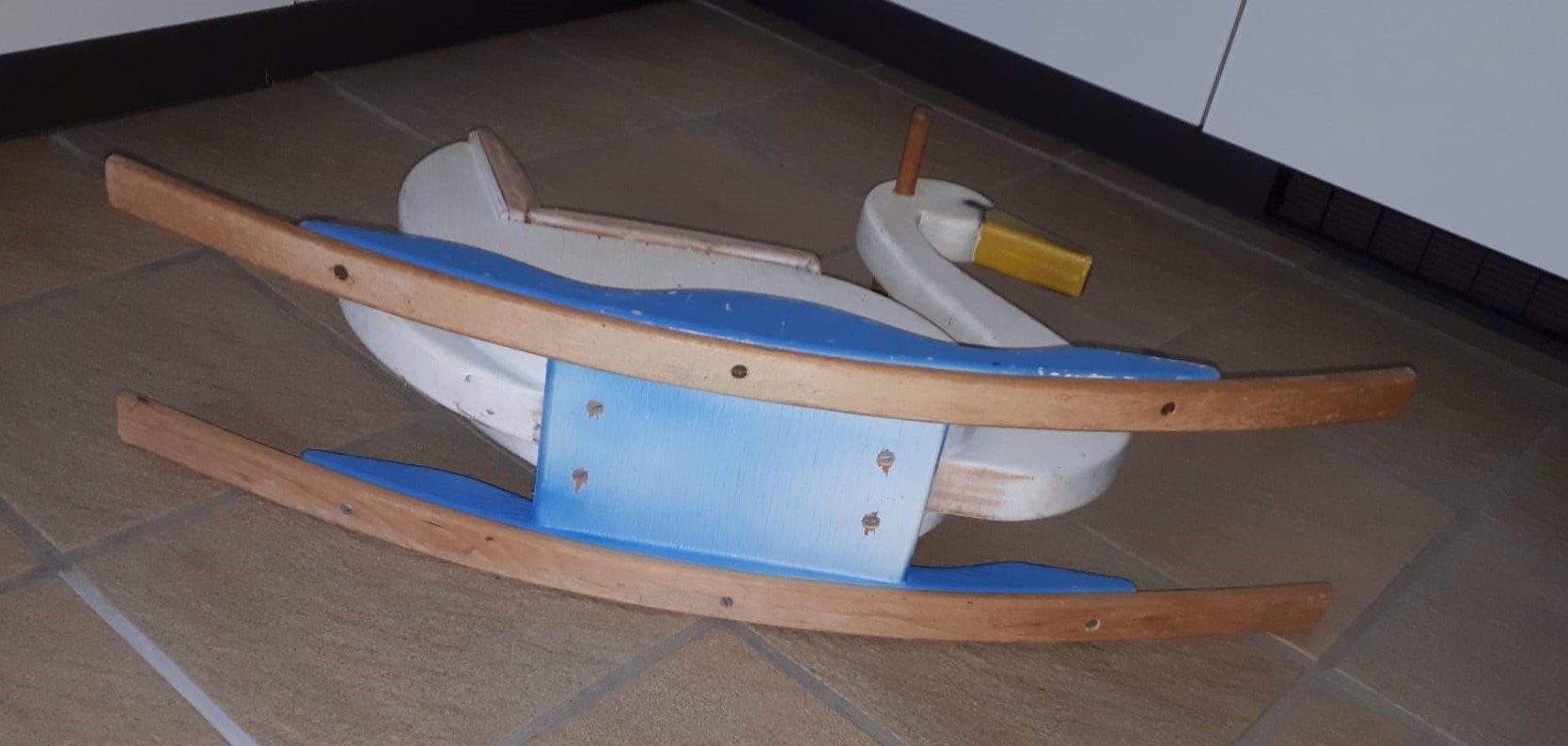 Spielzeuge: Schaukelschwan Holz – Gebraucht aus Oberdorf BL von Eselsohr21 2