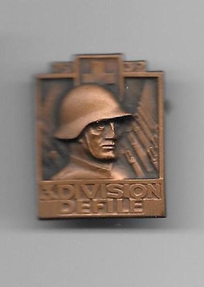 Medaglie: milit. Abzeichen Defilé der 3. Division 1937 – Usato da Nidau venduto da Polebloe