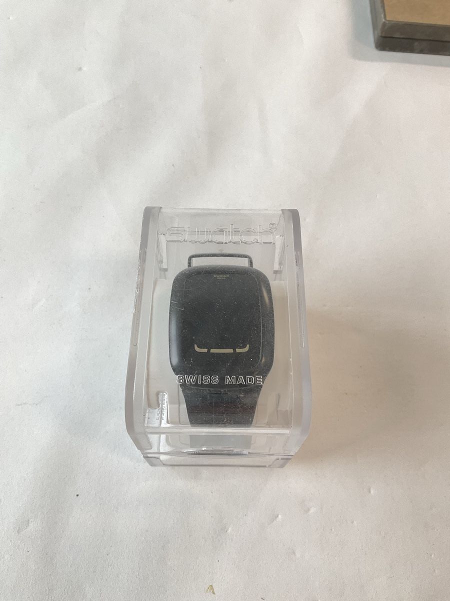 Swatch Uhren: Montre Swatch Touch Black  – Gebraucht aus Malleray von Robot12 3