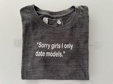 Jungen T-Shirt Gr. 122 - I only date models :-)