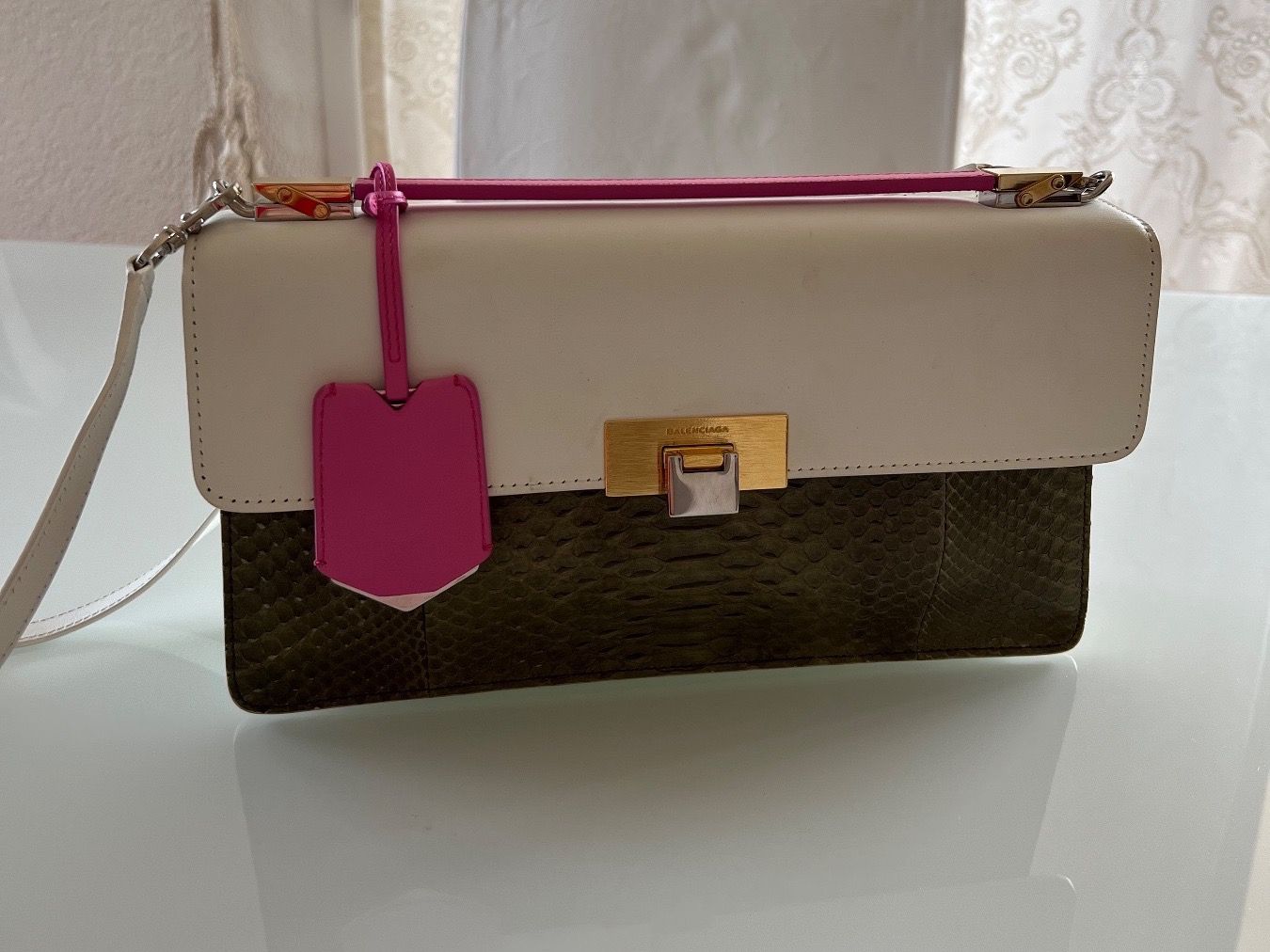 Balenciaga Borse da donna: Sac à main Balenciaga en cuir&python Pleine Fleur – Nuovo (secondo la descrizione) da Bussigny venduto da ccch