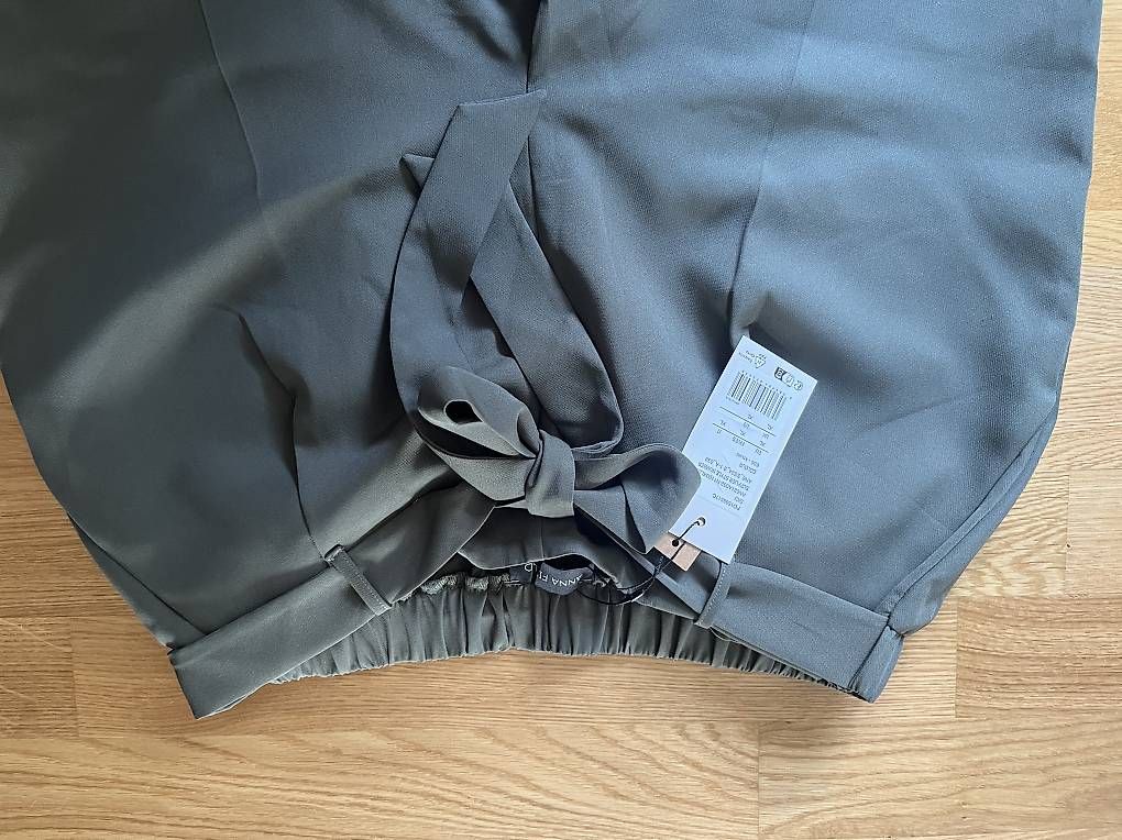 Pantalons: Damenhose NEU Khaki Grösse XL – D'occasion à Zürich par sus_n9fj 1
