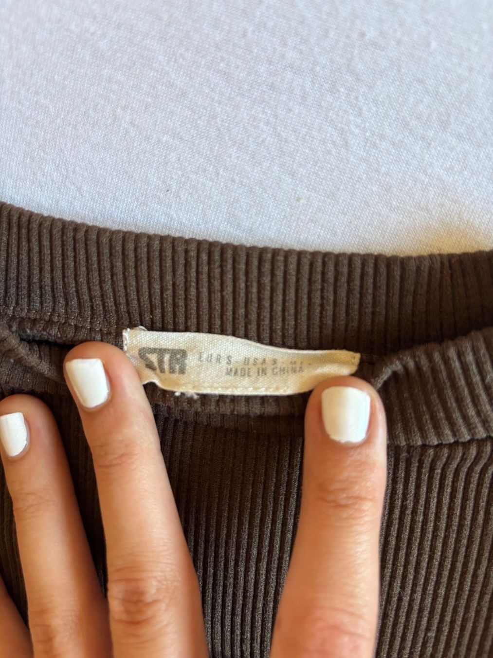 Blouses, T-shirts & Tops: Braunes Oberteil – D'occasion à Luzern par julopaji 1