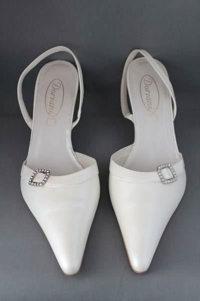 Chaussures femmes: Chaussures ivoire boucles strass DORIANI – Neuf avec emballage d'origine à Agiez par chouchanelle 3