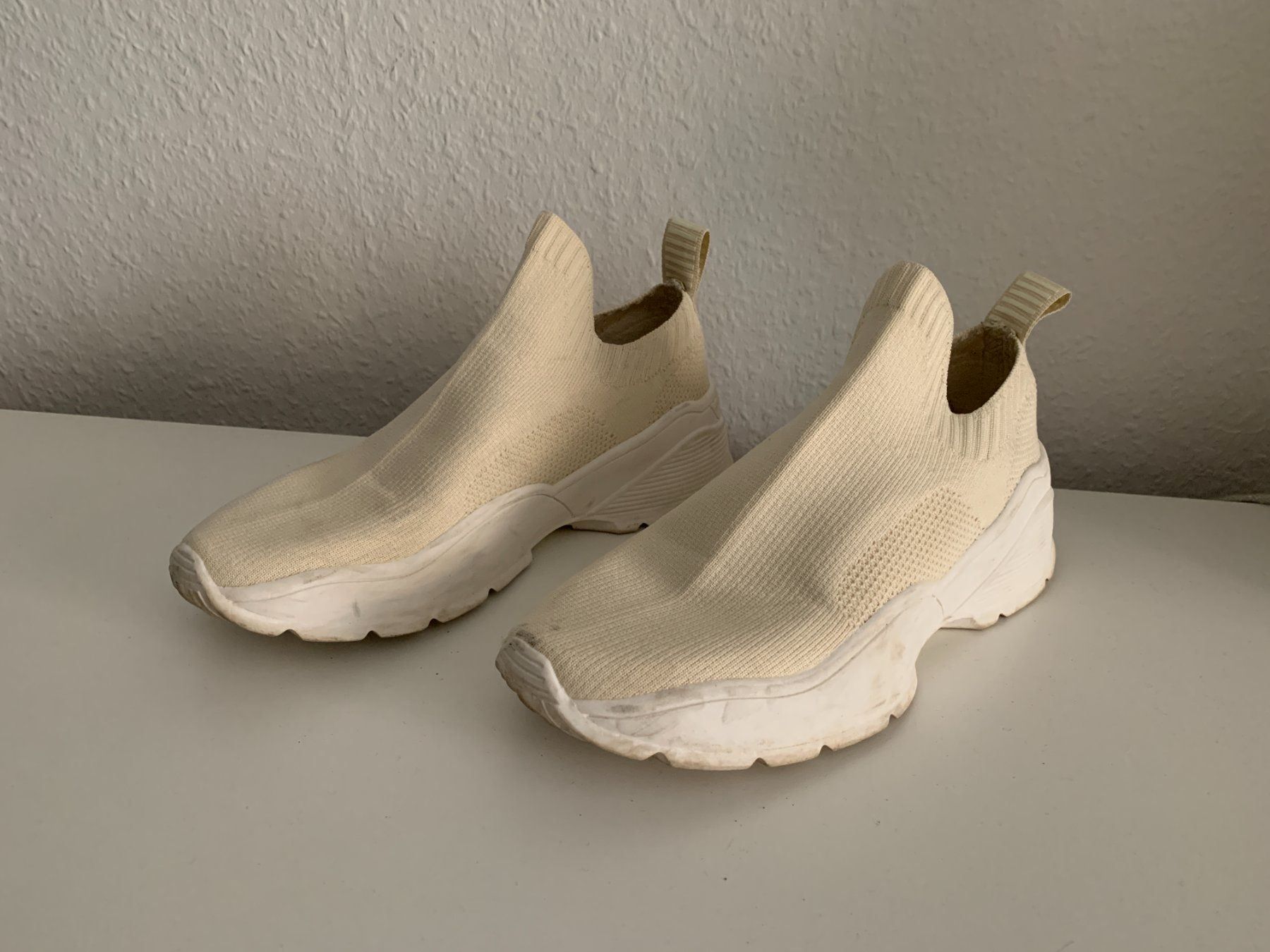 H&M Scarpe da donna: Sneaker beige - 35 – Usato da Zürich venduto da Diazaio