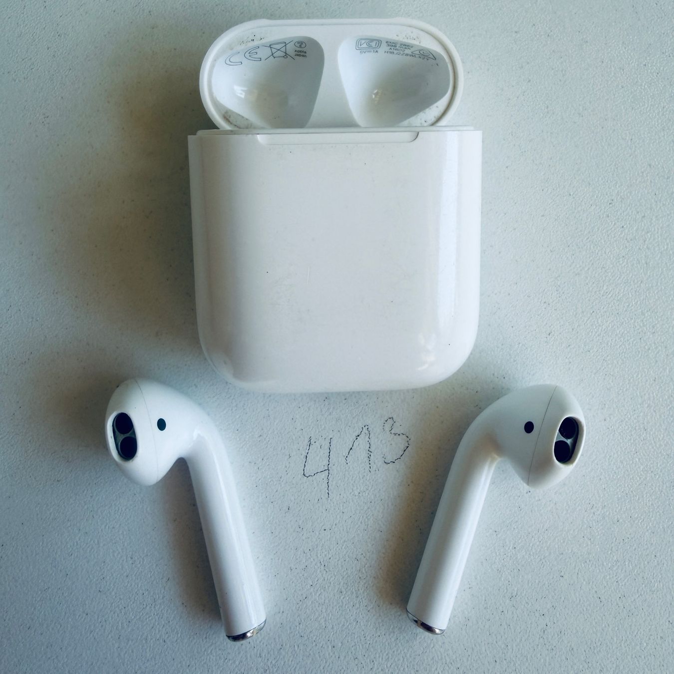 Apple Kopfhörer: Original Apple AirPods 1 Gen. Wireless Kopfhörer & Case – Gebraucht aus Basel von MY.AIRPODS.SHOP 1