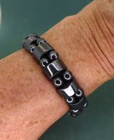 Armband Hämatit Steine an Gummiband