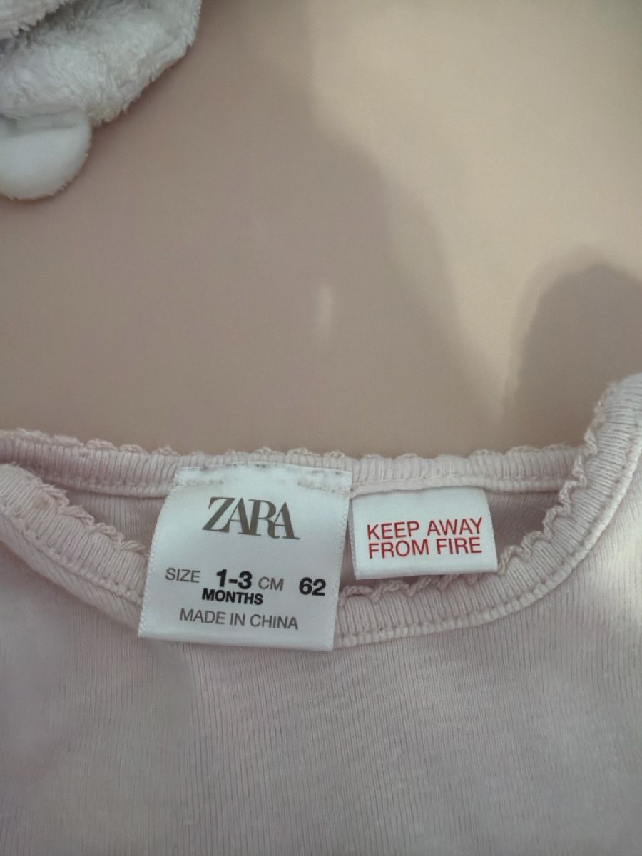 Zara Camicie, Top & T-shirt: Baby Bodysuits Zara set – Usato da Zweidlen venduto da buyandsellacct 2