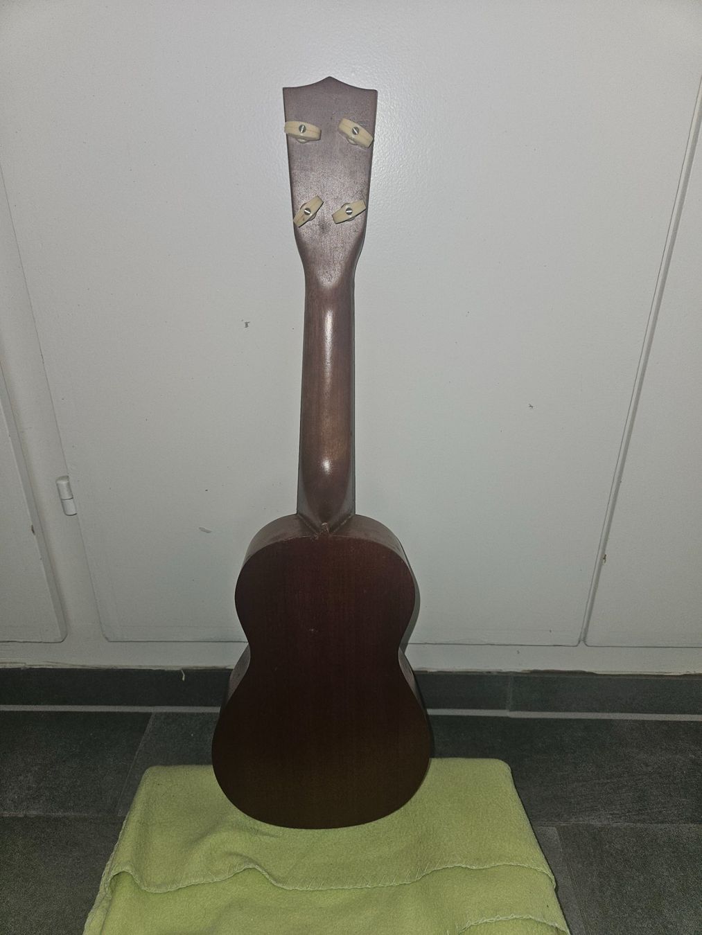 Musikinstrumente: UKULELE MIT 4 SAITEN – Gebraucht aus Basel von FirstClass4000 3