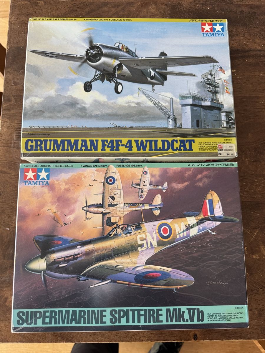 Kit di modellismo & Modellini statici: Spitfire MKVb und F4-F Modell – Usato da Degersheim venduto da scuba_stevie