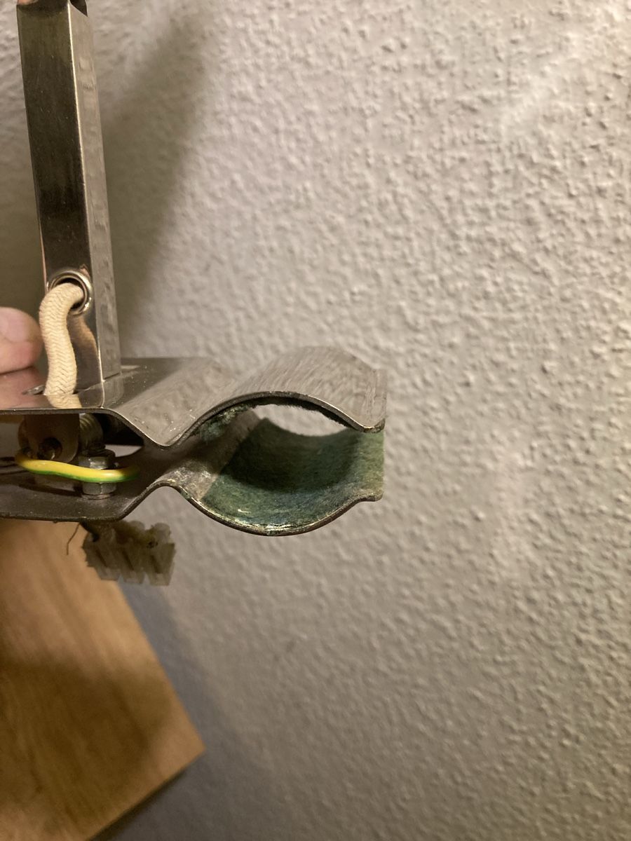 Lampade: ALTE CLIP LAMPE BRYANT – Usato da Bottmingen venduto da Surubi 5