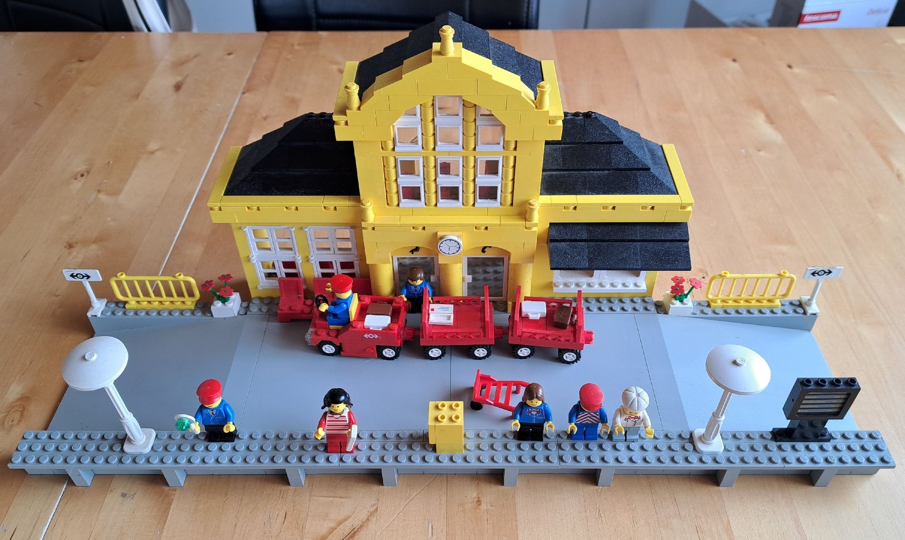 Lego Kit di costruzioni: Lego 4554 - Grosser Bahnhof – Usato da Wolfhausen venduto da Reto831