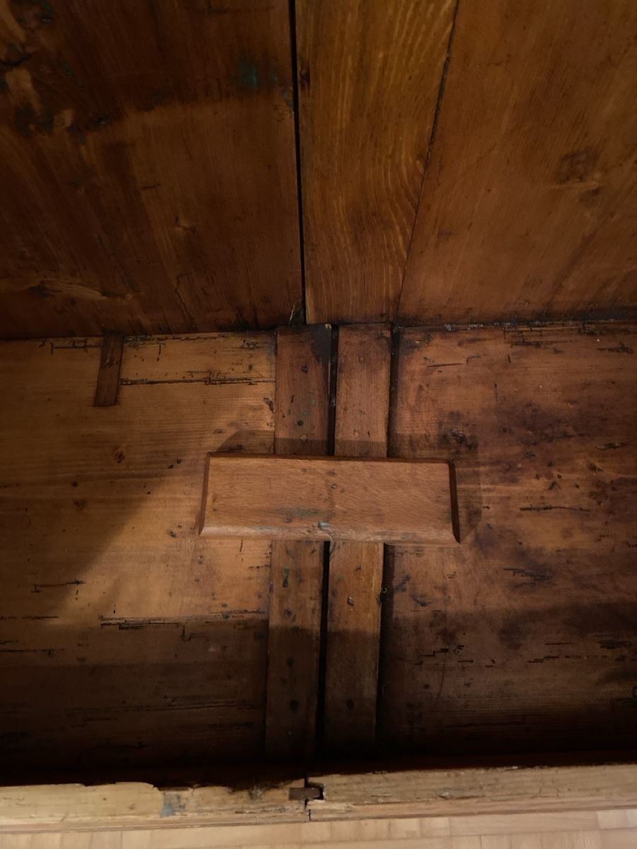 Armadi: Schrank – Usato da Luzern venduto da Gustav-33 7