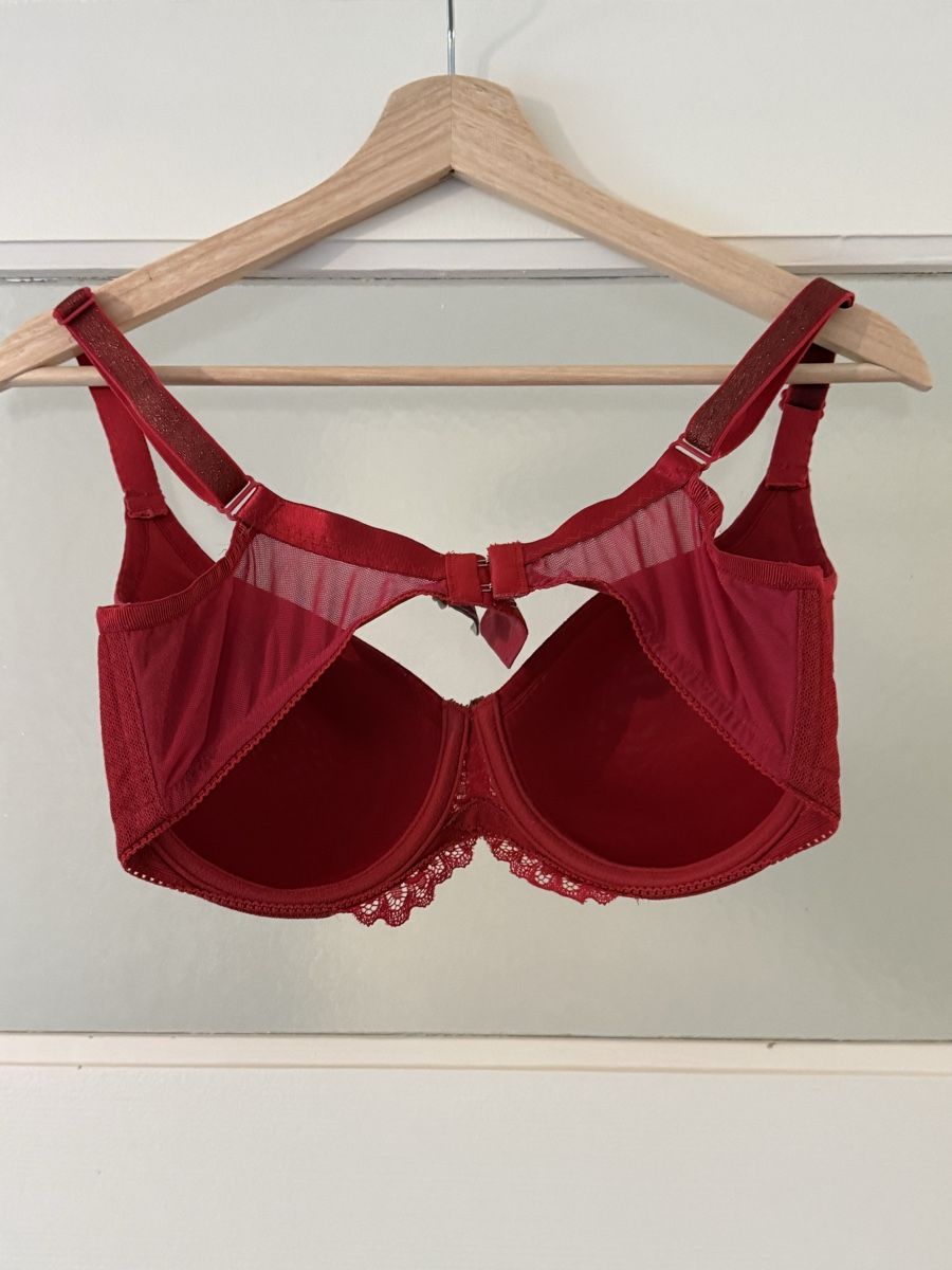 Triumph Altra biancheria intima: Triumph BH rot Spitzenbesatz Grösse 80D – Usato da Basel venduto da zukk_ 1