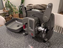 Filmprojektor der Marke Bolex-Paillard, Swiss Made