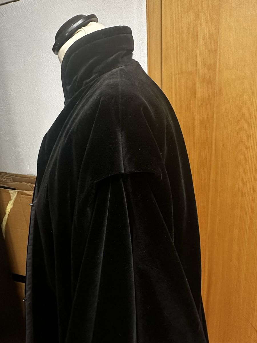 Armani Altro in Moda donna: Giorgio Armani Vintage Cape Samt – Usato da Chur venduto da LH1889 5