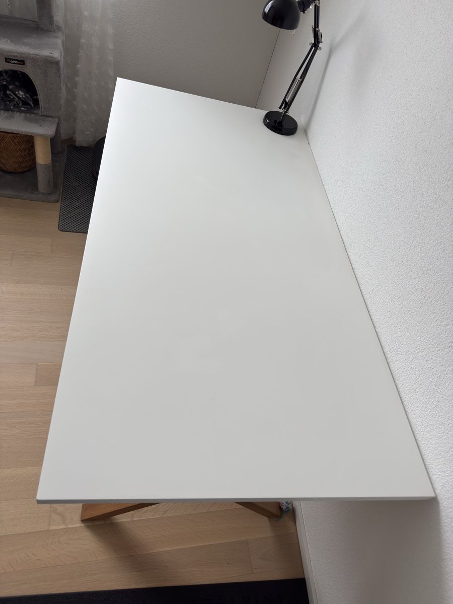 Scrivanie: Schreibtisch weiss – Usato da Hombrechtikon venduto da Sven_Gerber 1