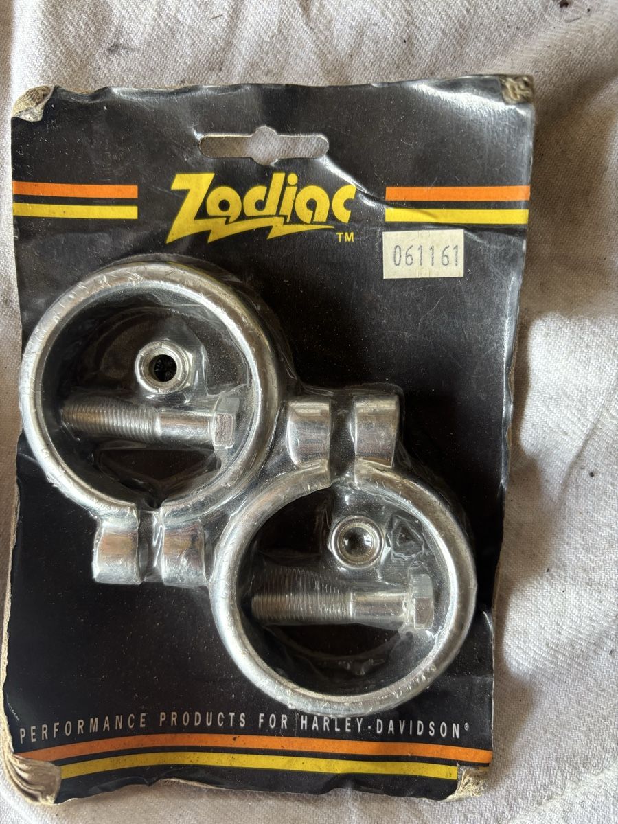 Harley-Davidson Toutes les pièces détachées moto: Harley Davidson Rohrklemmer – Neuf avec emballage d'origine à Schötz par Harley35 1