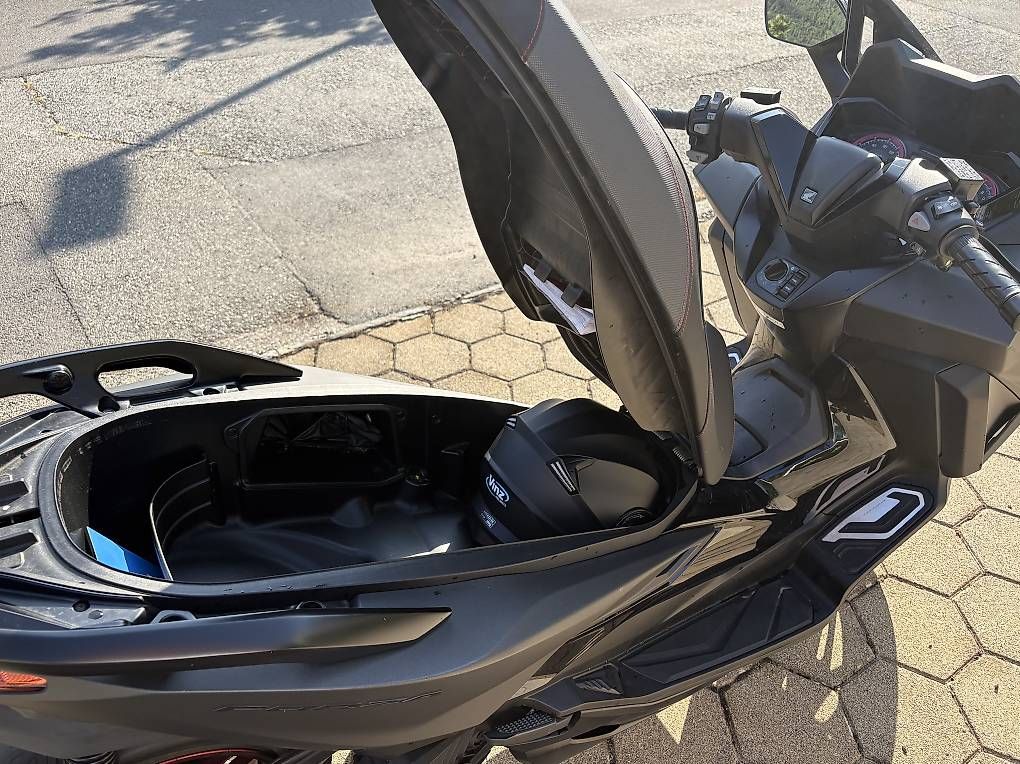 Scooter: Honda Forza 125 Special Edition  2021 – Usato da Martigny venduto da reu_t2ln 3