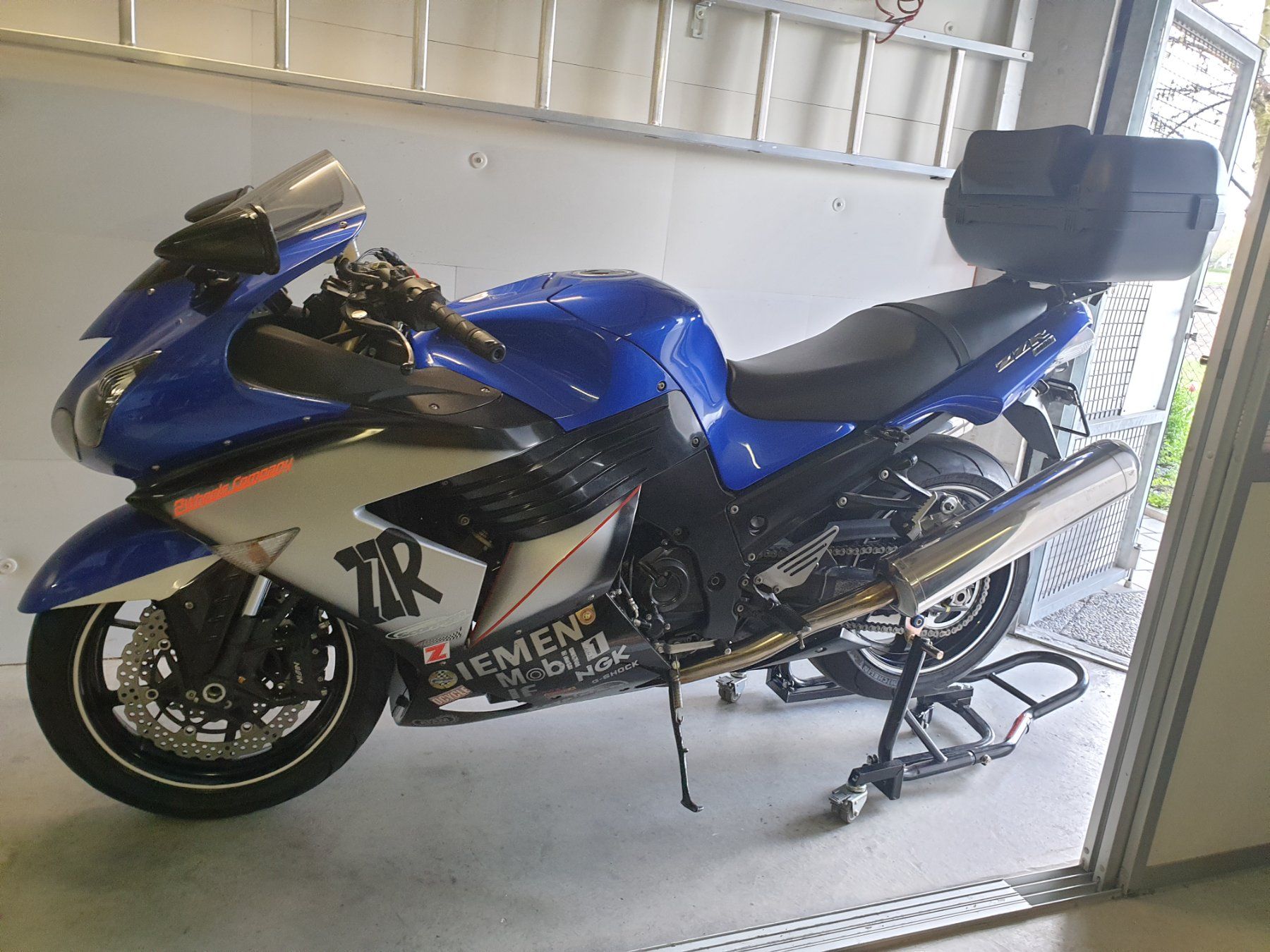 Kawasaki Strada: Kawasaki ZZR 1400 ABS – Usato da Watt venduto da 6regio 3