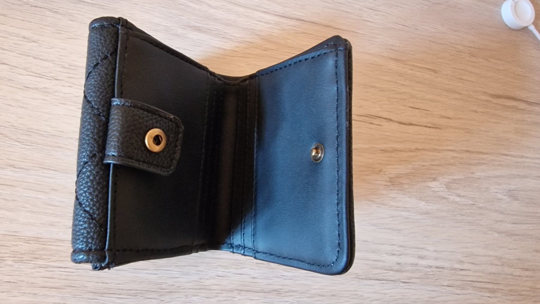 Guess Portamonete: Neue Guess Geldbörse schwarz – Nuovo (secondo la descrizione) da Eisten venduto da _saskiia_ 3