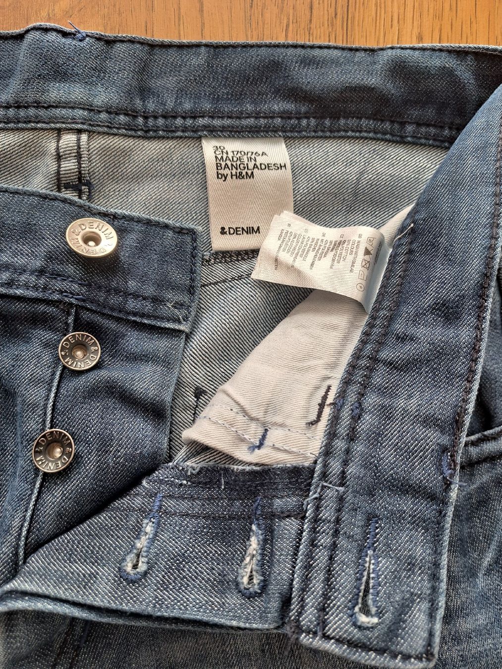 H&M Pantaloni: Denim Bermuda 30 – Usato da Frauenfeld venduto da berk39 1