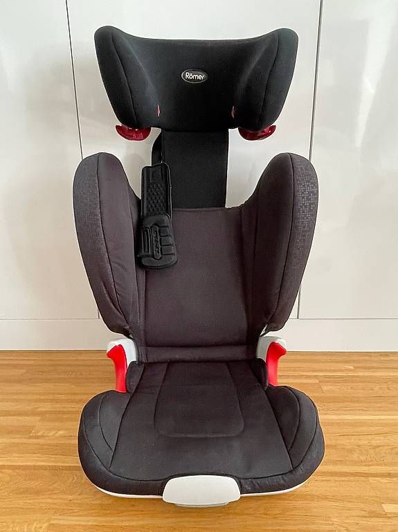 Britax Römer Seggiolini per auto: Römer Kidfix XP SICT Isofix  Kindersitz Auto – Usato da Uster venduto da Xtraodysseus 1