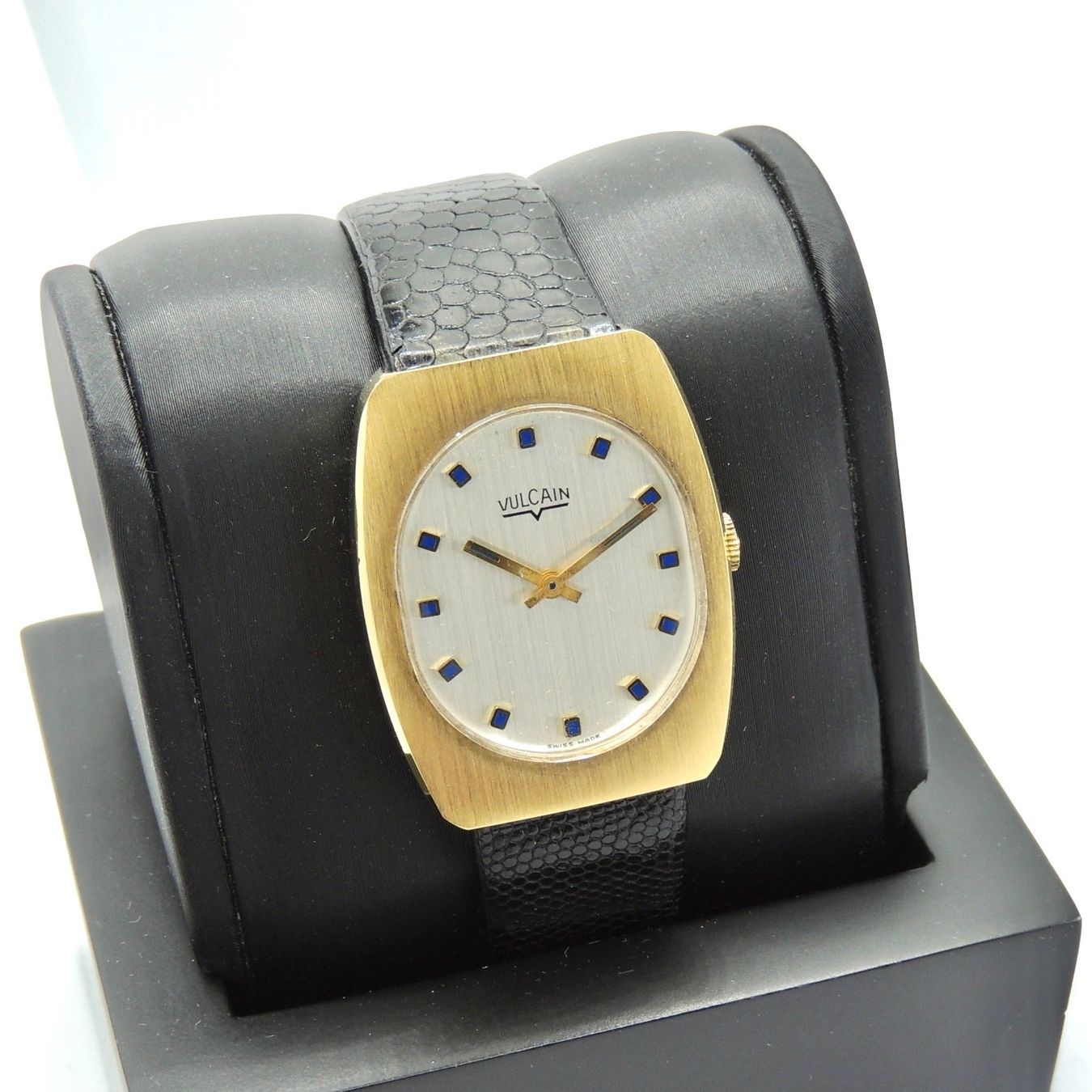 Vulcain Orologi: Montre Vulcain vintage NOS – Nuovo e nell'imballaggio originale da Lausanne venduto da DuGoutetdesCouleurs