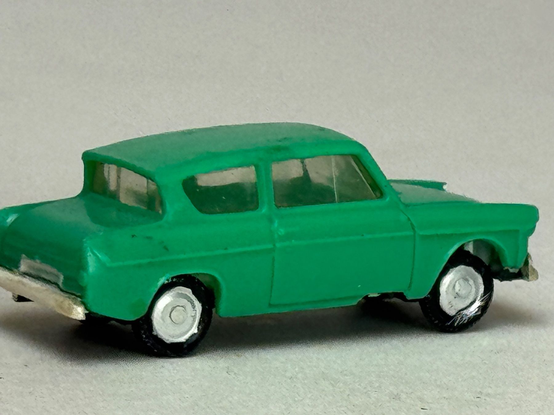 Modellini d'auto: GB1- Mini Ford Anglia grün – Usato da Elm venduto da Wikmtz 1