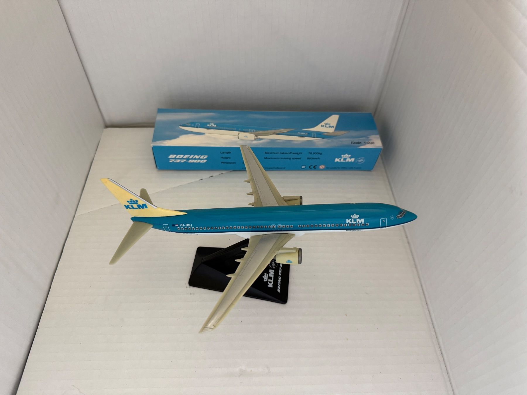 Boeing Kit di modellismo & Modellini statici: KLM Boeing 737-800 Modell 1:200 – Usato da Rorbas venduto da tun_m7fz 1