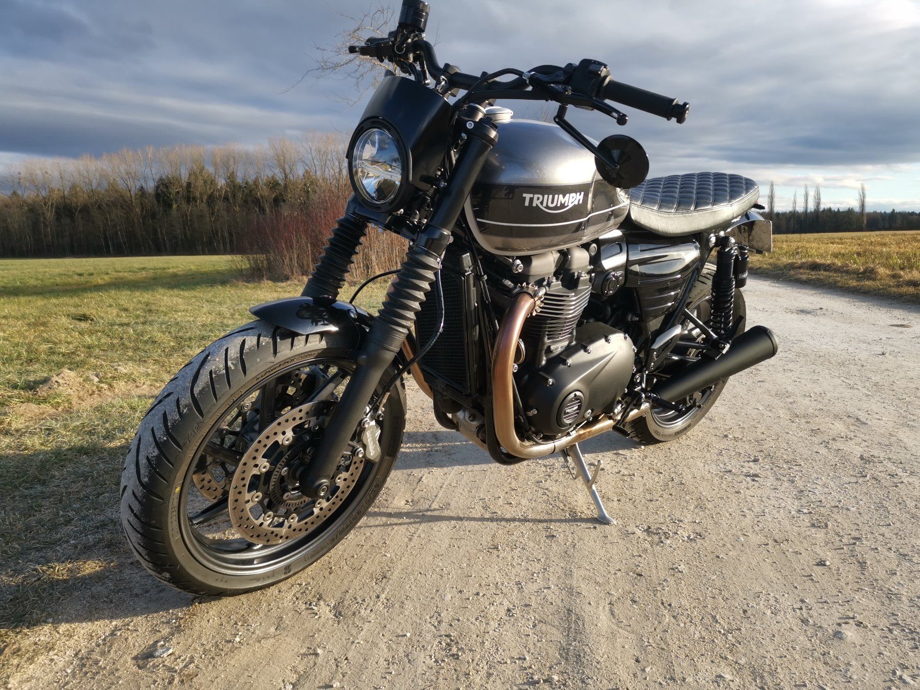 Triumph Strada: Triumph Speed Twin 1200 Custom – Usato da Trimbach venduto da ZweirAdler