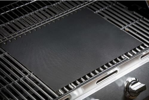 Grillmatte Für Blackstone Grillplatte – Aus Lebensmittelechtem Silikon, Wasserdicht & Mit Rundumschutz