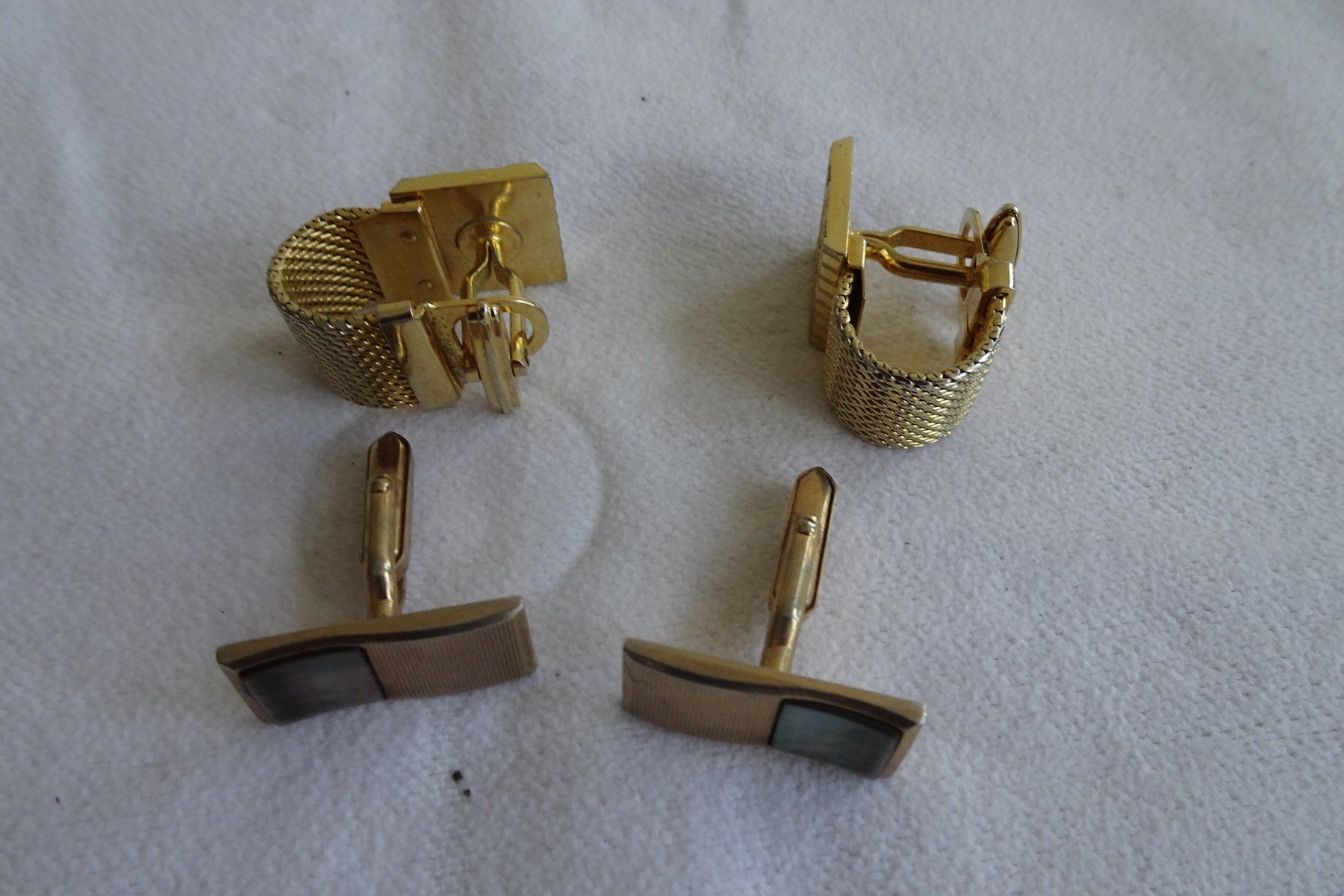 Manschettenknöpfe: goldene Manschettenknöpfe 2 Sets mit Dose – Gebraucht aus Strengelbach von schmetterling20