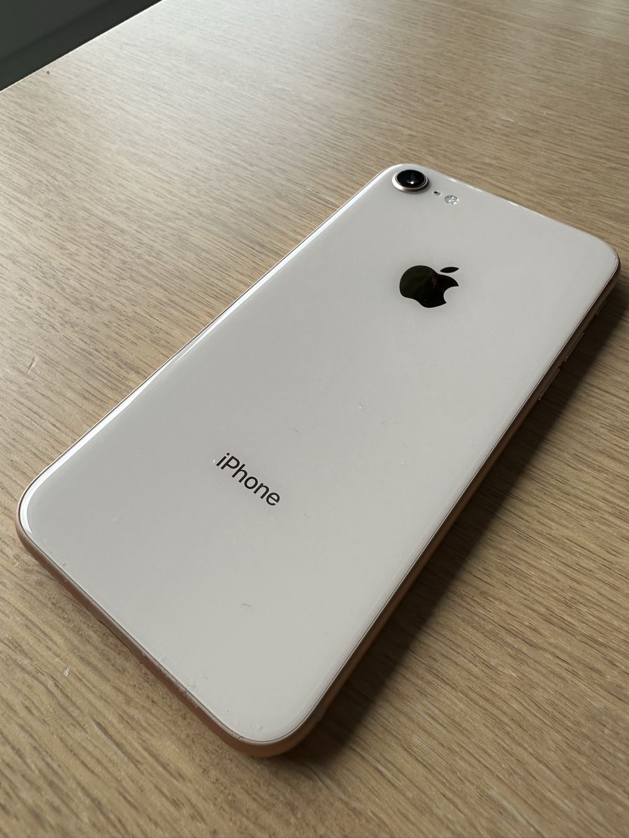 Apple Telefoni cellulari / Smartphones: IPhone 8 - 32 GB – Usato da Hägendorf venduto da neon09 4