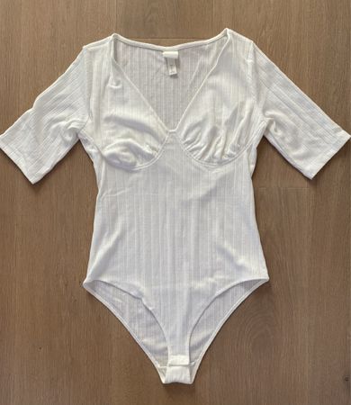 Neues weisses H&M Body Grösse S
