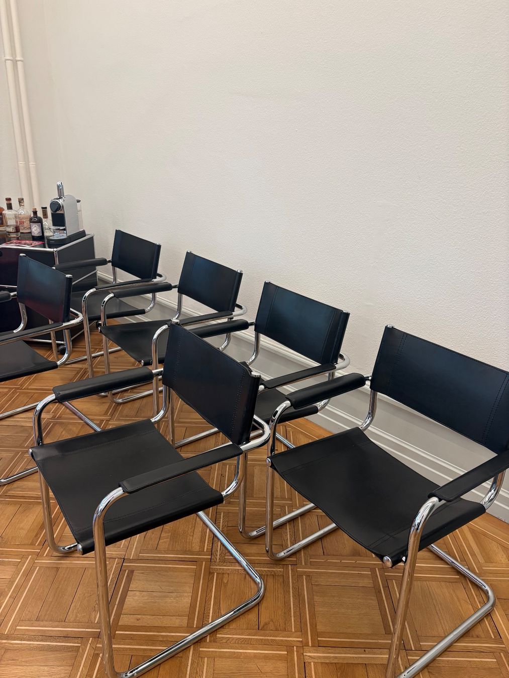 Stühle: 6 Freischwinger-Stühle aus Leder und Chrom – Gebraucht aus Zürich von BGPZH 3