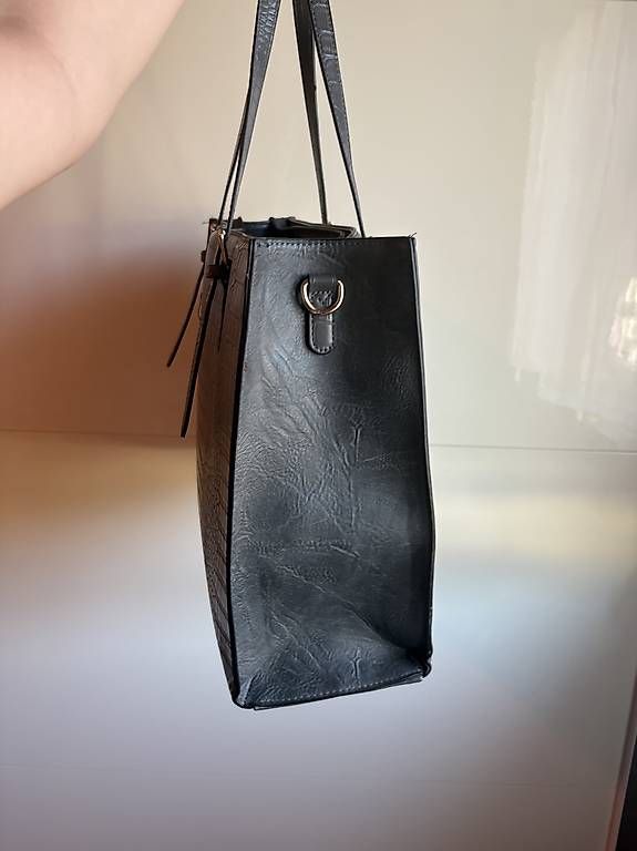 Sacs femmes: Handtasche – D'occasion à Hellikon par ind_m7n8 1