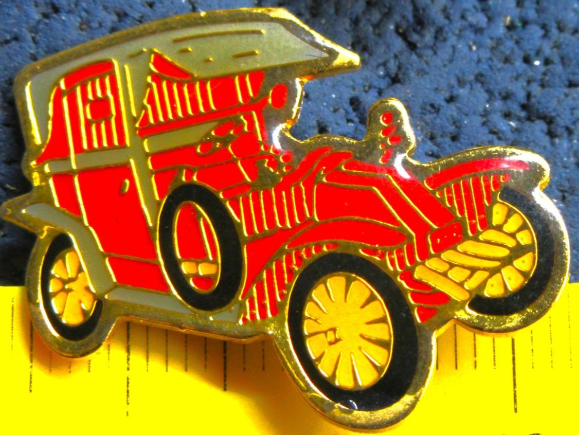 Renault Placchette & Badge: RENAULT OLDTIMER AUTO PIN GLASIERT GOLDIG MIT SECURITY-CLIP – Usato da Ettingen venduto da Hausi4711 1