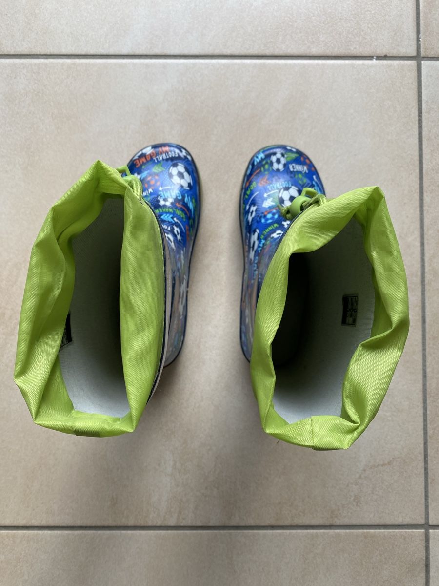 Scarpe per ragazzi: Schöne Gummistiefel Junge Grösse 30 – Usato da Meinier venduto da wellico22 5