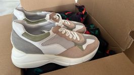 Schicke Sneaker Primadonna Gr. 39, wie neu 55.90 Euro