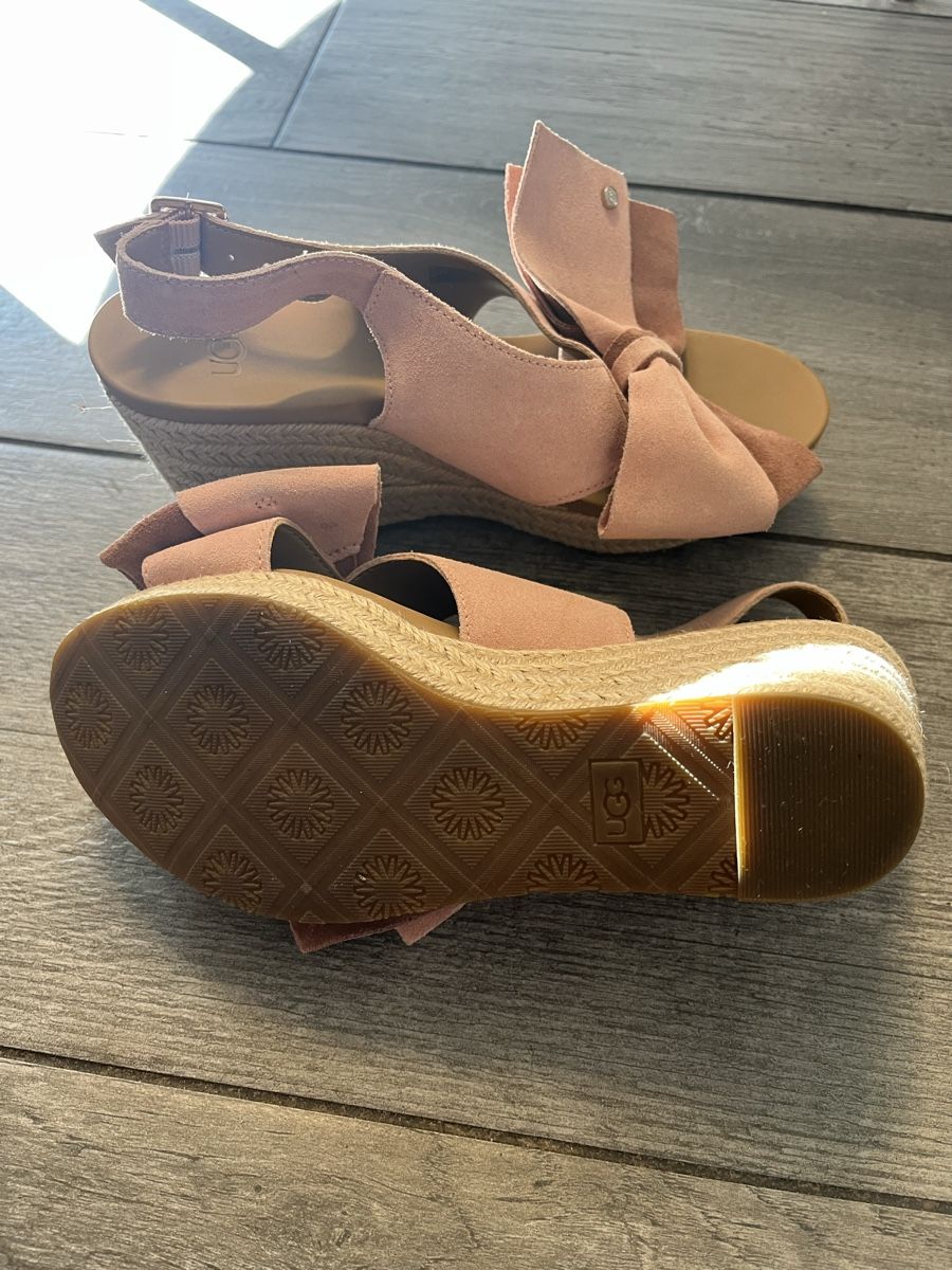 Ugg Damenschuhe: Sandales UGG compensées  Taille 37,5 – Gebraucht aus Saxon von Marine11 2