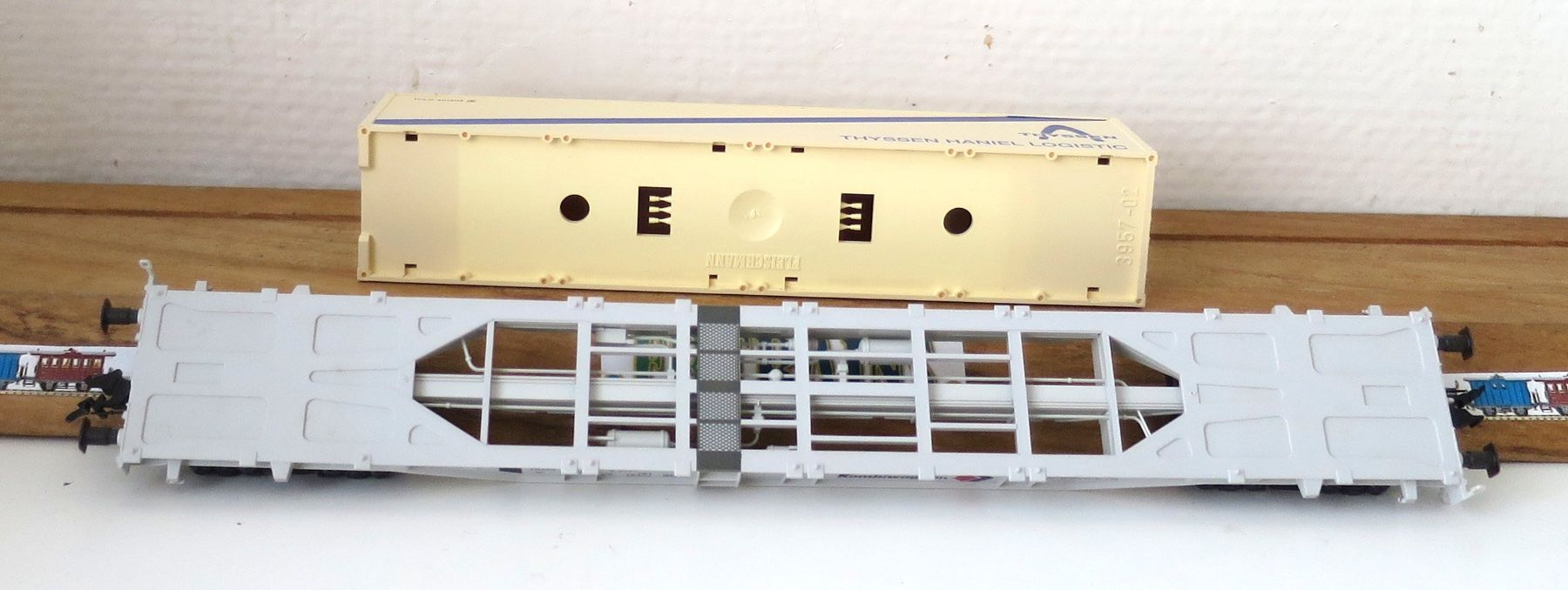 Fleischmann Modellini di ferrovie: FLEISCHMANN DB WAGON PORTE CONTAINER THYSEN HANNIEL – Usato da Gland venduto da FRtrains 4