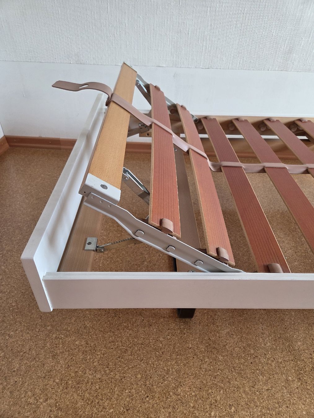Betten: Bett mit Lattenrost Lattoflex – Gebraucht aus Rickenbach Sulz von Kodachrom 3