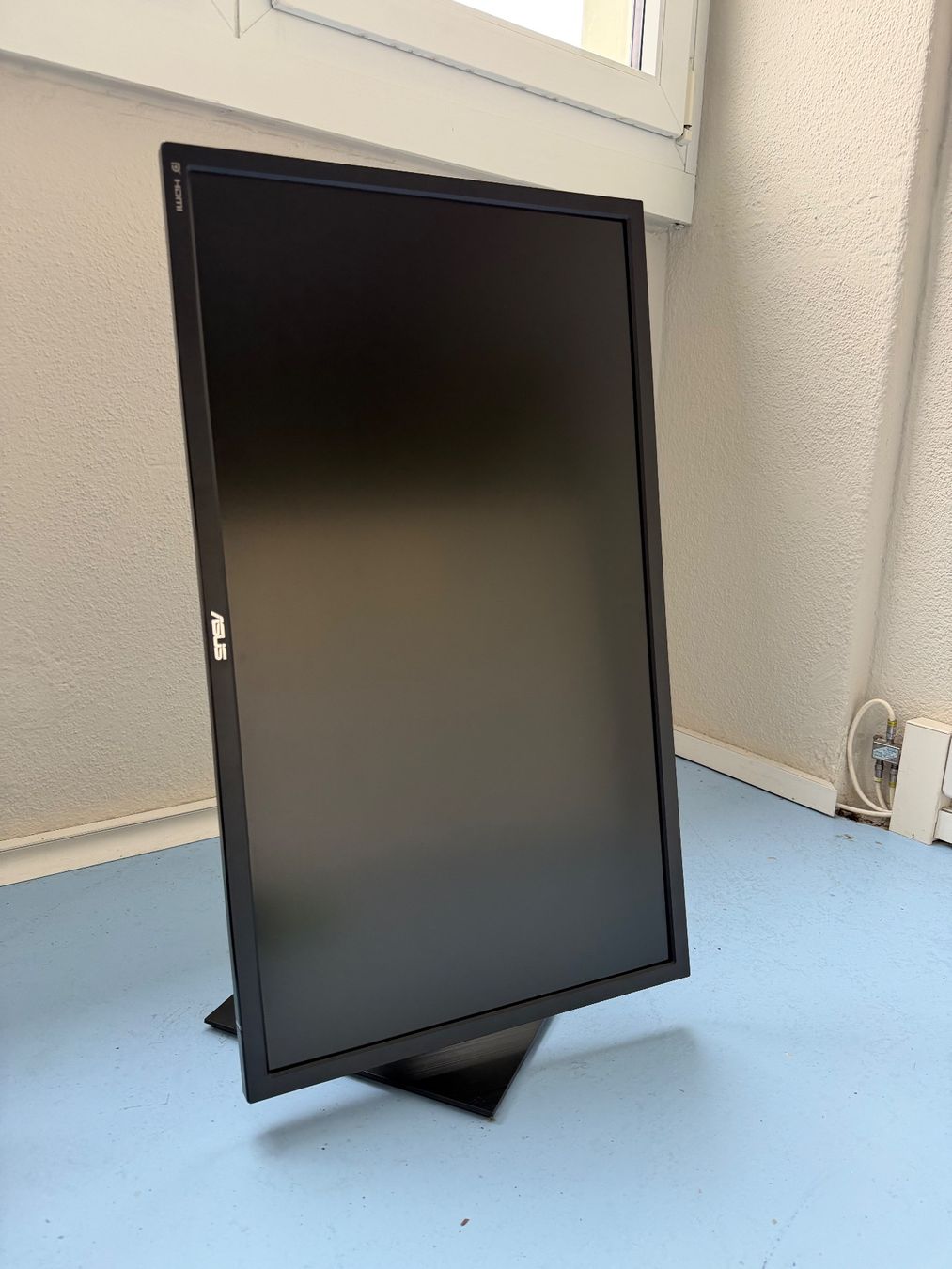 Asus Monitor: 2 ASUS Monitoren – Usato da Zürich venduto da mar_hs6l 2