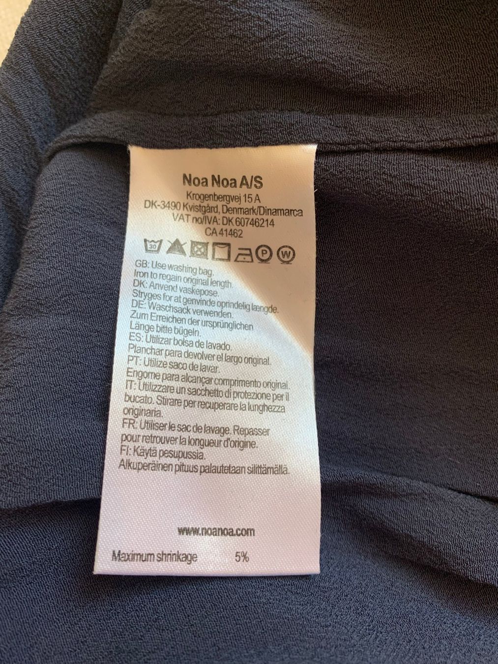 Vestiti: Noa Noa Kleid dunkelblau Gr. 36 – Usato da Thun venduto da Crown7 5