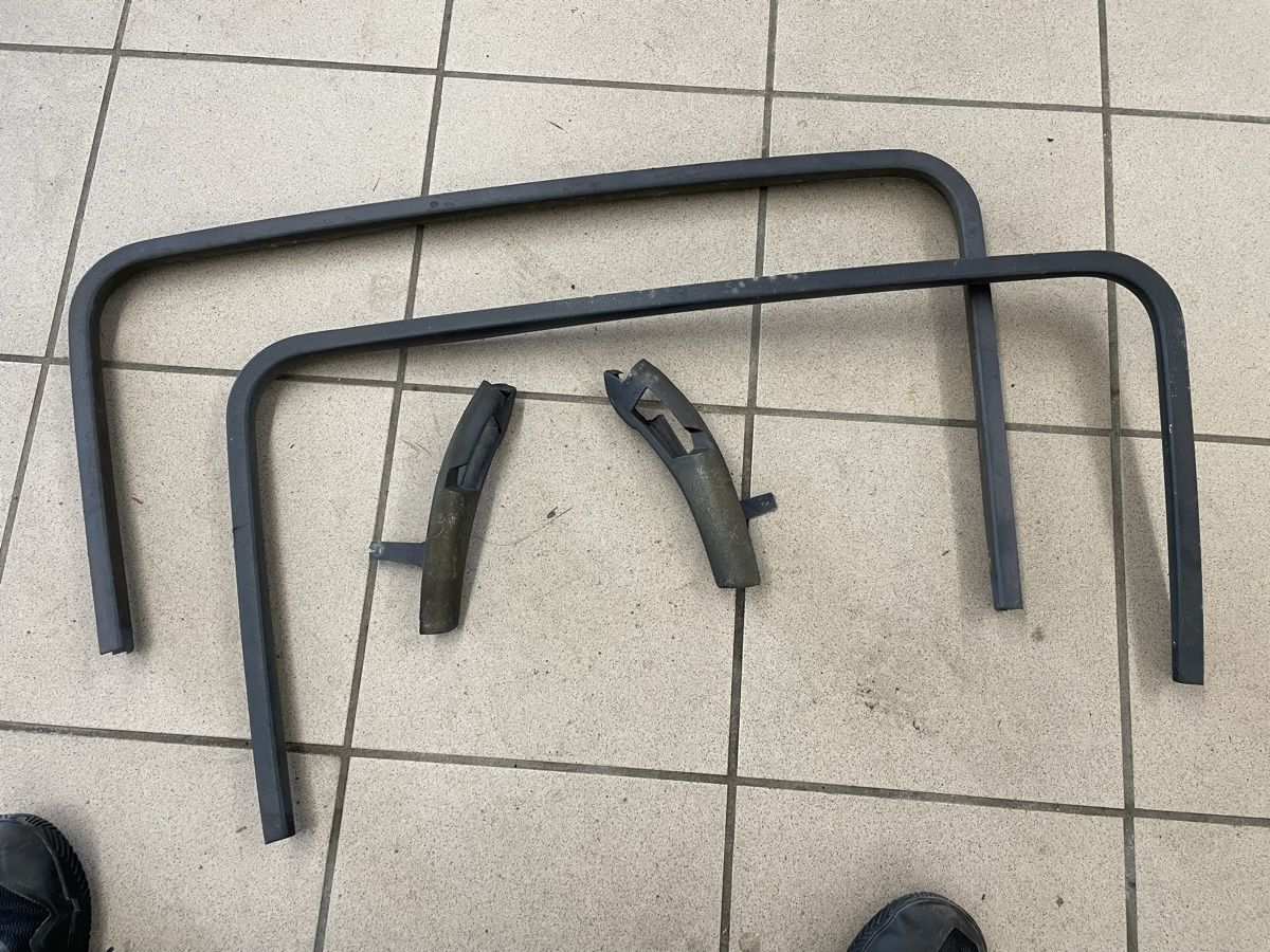 Pontiac Tutti pezzi di ricambio auto: Pontiac Firebird Targa Teile – Usato da Zetzwil venduto da Manilausg