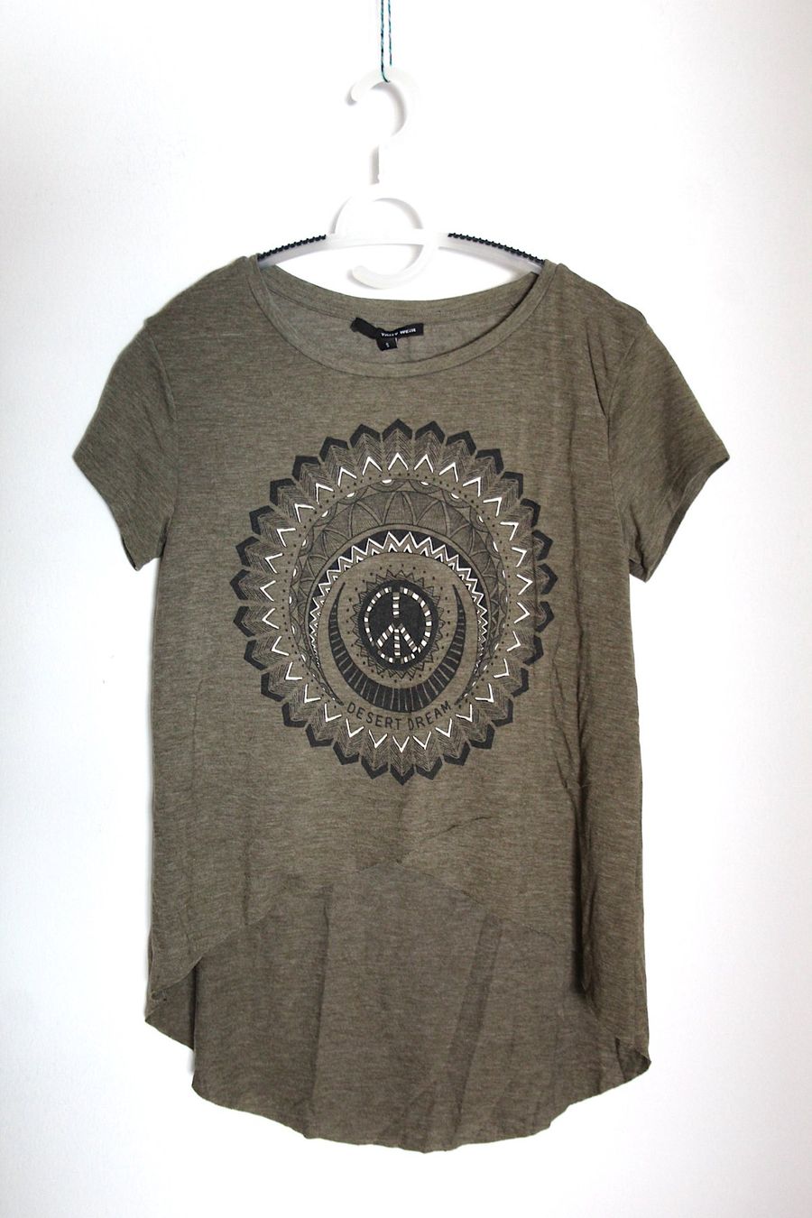 T-shirt: Khakifarbenes T-Shirt S/M – Usato da Locarno venduto da madame-tus-sauds 2