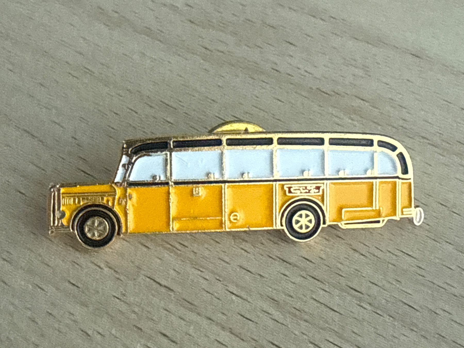 Plaketten & Abzeichen: Pin Postauto – Gebraucht aus Glattbrugg von Schweigmatt
